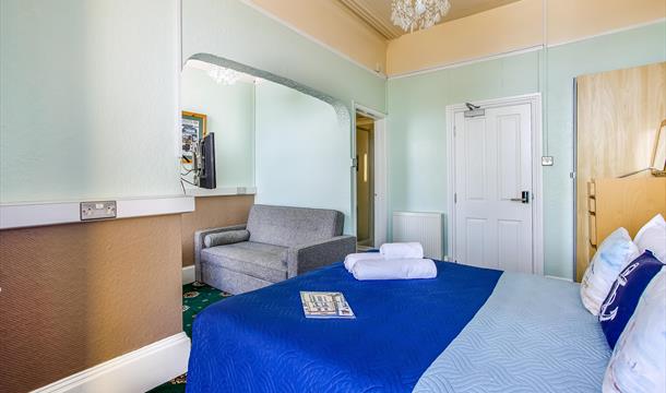 Excellent accommodation serviced rooms Paignton