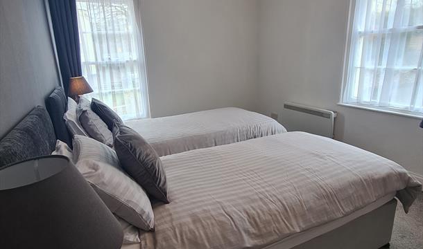 Meadowside Holiday Apartments