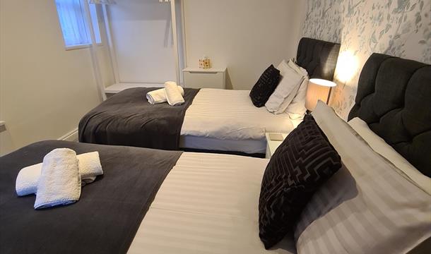 Meadowside Holiday Apartments