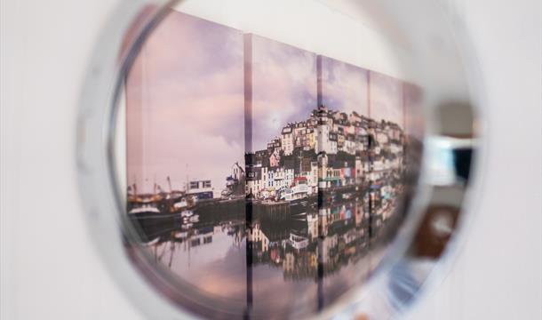 Trade Winds, 4 Customs Court