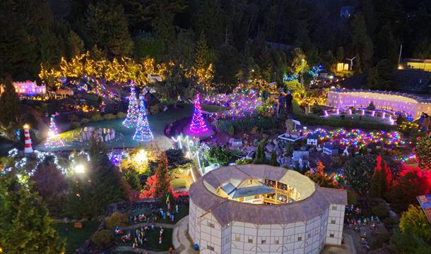 Christmas Scenes & Illuminations - Babbacombe Model Village