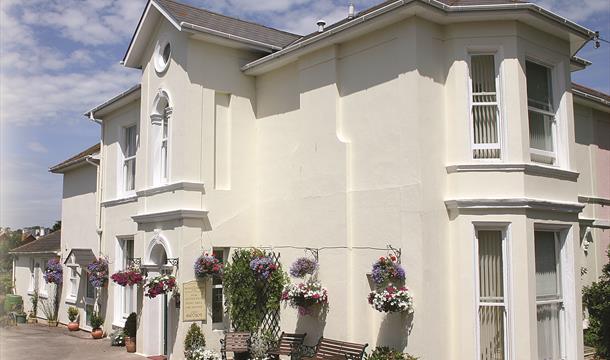 Well appointed self catering holiday apartments, Barramore Holiday Apartments, Torquay, Devon