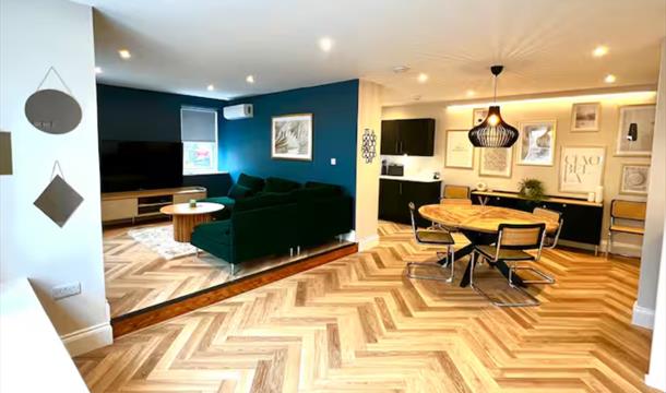 Lounge/Diner/Kitchen at Coombe Cottage, Babbacombe Downs Road