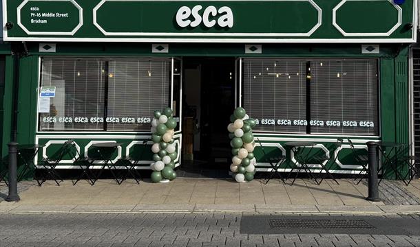 Exterior, Esca, Brixham