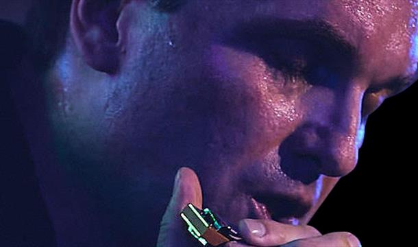 Giles Robson - blues vocalist and harmonica player