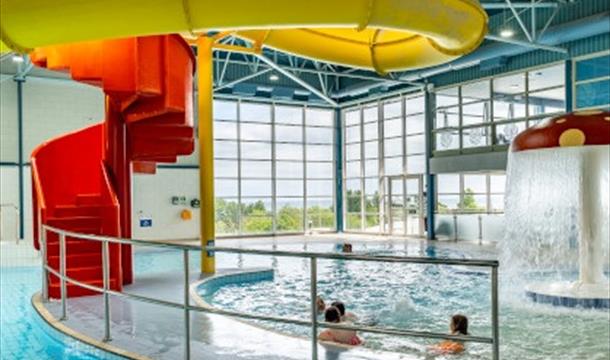 images of the chalets, grounds, swimming pool and sauna