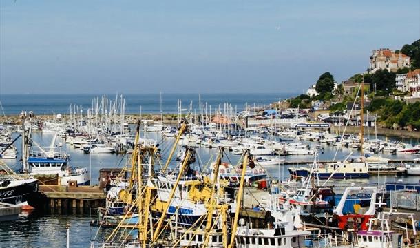 Trade Winds, 4 Customs Court