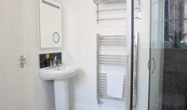 Coverdale Room en-suite shower room