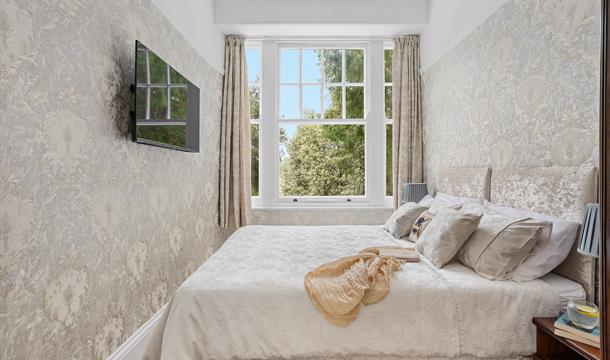 Genova apartment - king bed