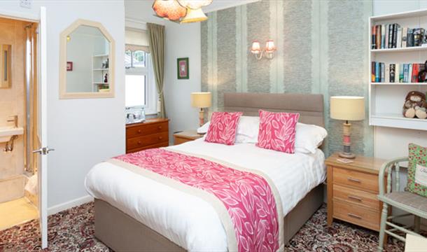 Bedroom, Ravenswood B&B, Torquay, Devon
