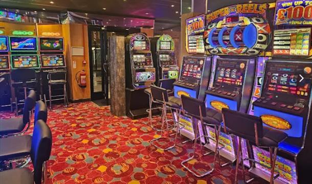 Riviera Slots, 8 Torbay Road