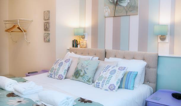 Double bedroom, The Glendower, Torquay, Devon