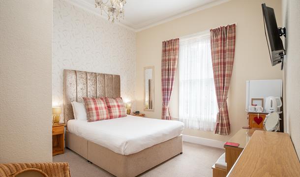 Torre Abbey bedroom at Mariners B&B, Torquay, Devon