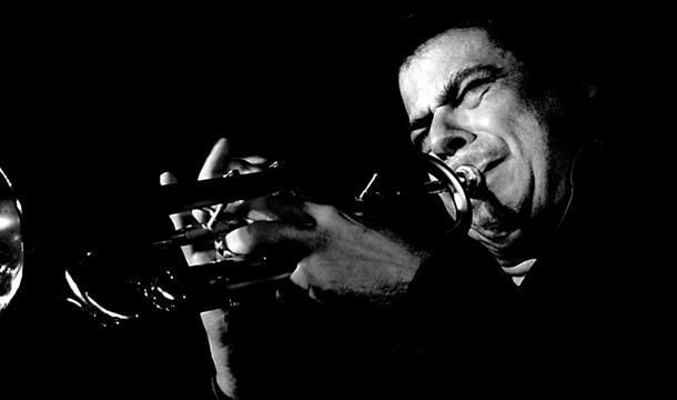 Steve Waterman performing