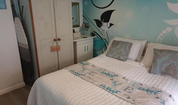 Double bedroom, Cosy Bit on the Side, 6 Thurlow Road, Torquay