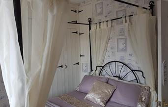 Four Poster Bed, Three Sisters Cottage, 44 Coombe Lane, Torquay, Devon