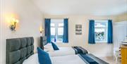 Twin Bedroom with sea view, Cliff Cottage, 46 Overgang Road, Brixham, Devon