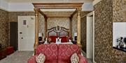 Vomero Apartment four poster bed