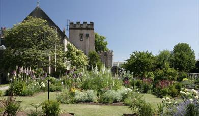 Torre Abbey Gardens