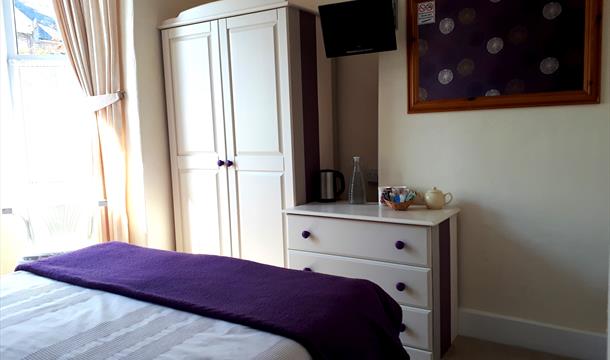 Double bedroom at Abberley Guest House, Torquay, Devon
