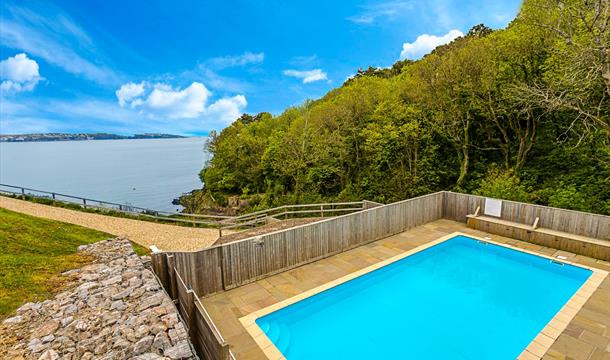 Shared outdoor swimming pool, Curlew 5, The Cove, Brixham, Devon
