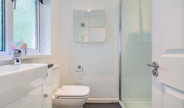 Walk -in shower room - Red Sails, 11 Dolphin Court