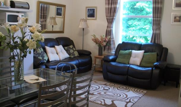 Lounge, Barramore Holiday Apartments, Torquay, Devon