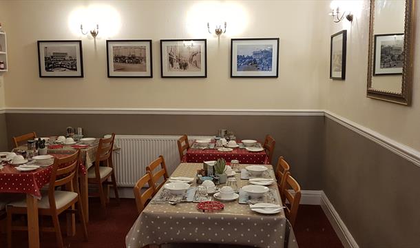 Dining area at Blue Waters Lodge, Paignton, Devon