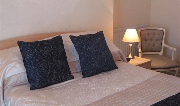 Double bedroom, Cleve Court Hotel, Paignton, Devon