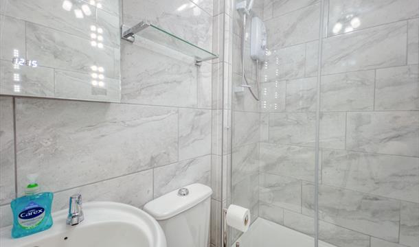 Separate Bathroom in all Glencoe apartments