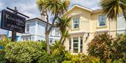 Discover the finest combination of comfortable sleeping arrangements and a delightful breakfast experience in the charming town of Torquay.