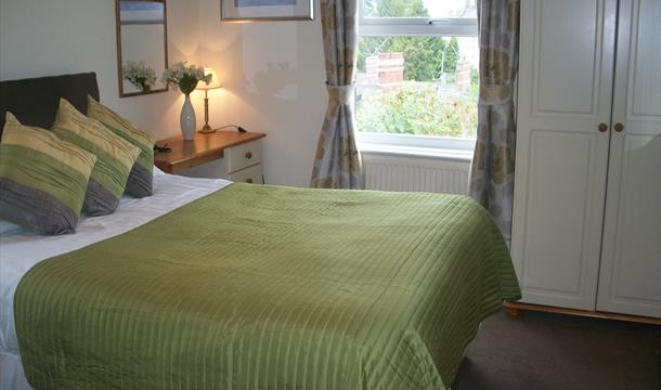 Bedroom, Barramore Holiday Apartments, Torquay, Devon