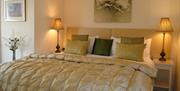 Villa en-suite triple bedroom Superking/3 singles, Torquay, Devon