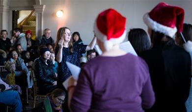 An evening of carols and songs performed by local choir, Hithertones