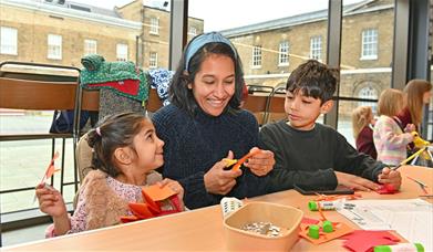 A cosy Crafternoon of free family fun & curious creativity!