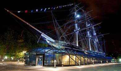 Experience an unforgettable evening under the hull of Cutty Sark with Richard Thompson