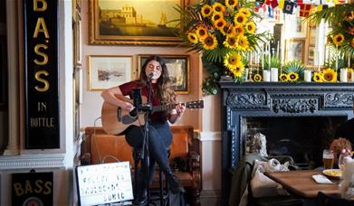 Enjoy the soulful and vibrant sounds of Sian Kelly as she brings dark pop and grunge to Trafalgar Tavern, Greenwich