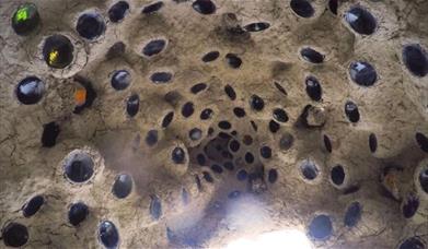 Join this workshop if you are one of those people who feel distressed every time they see rubbish in the public space