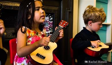 Learn the basics, under the guidance of a professional musician