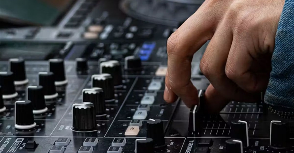 Live Music & DJs at The Dial - Home of Meantime