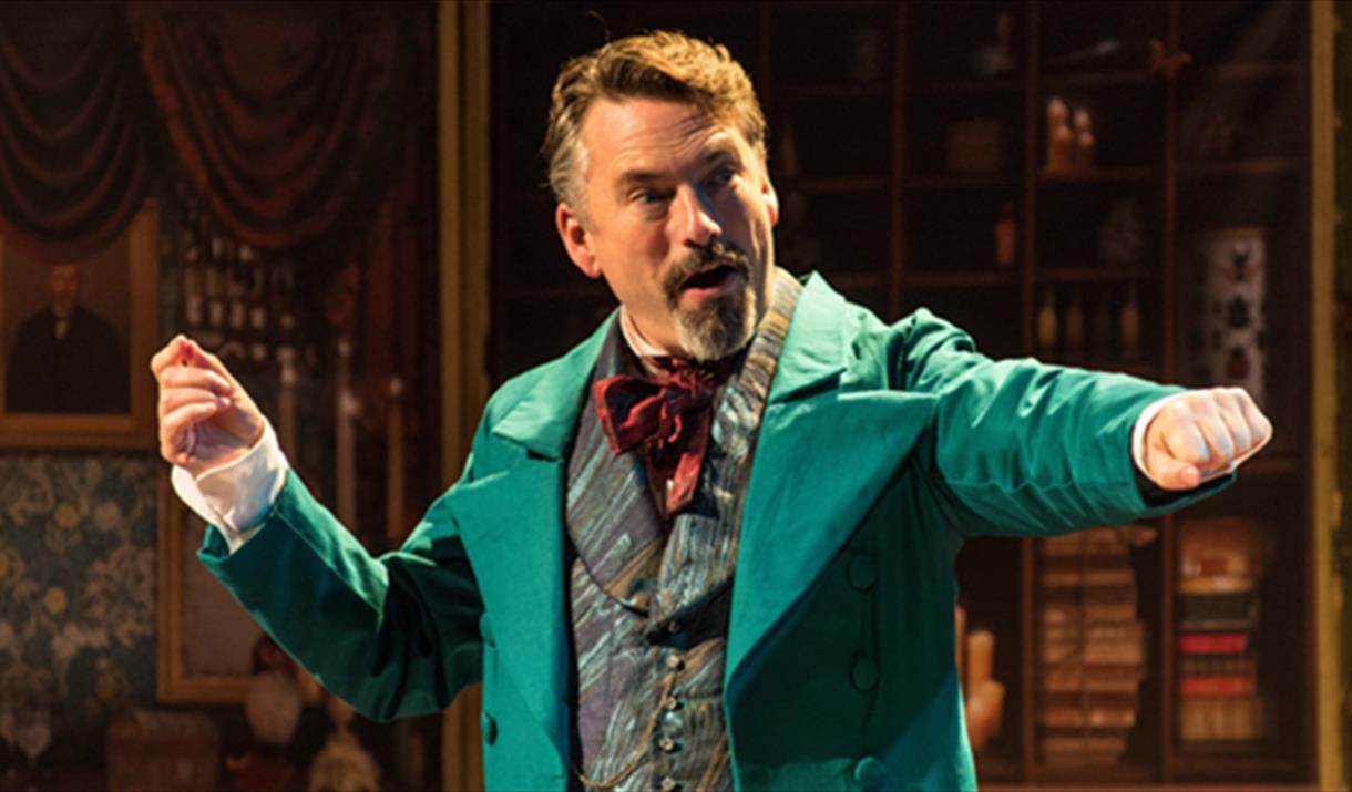 European Arts Company returns to Greenwich Theatre for the sixth Christmas with a heart-warming evening in the presence of the author himself!