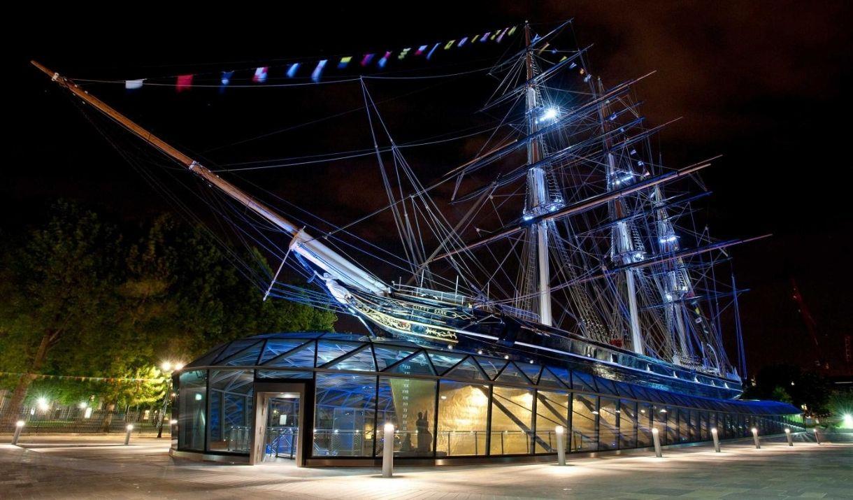Experience an unforgettable evening under the hull of Cutty Sark with Richard Thompson