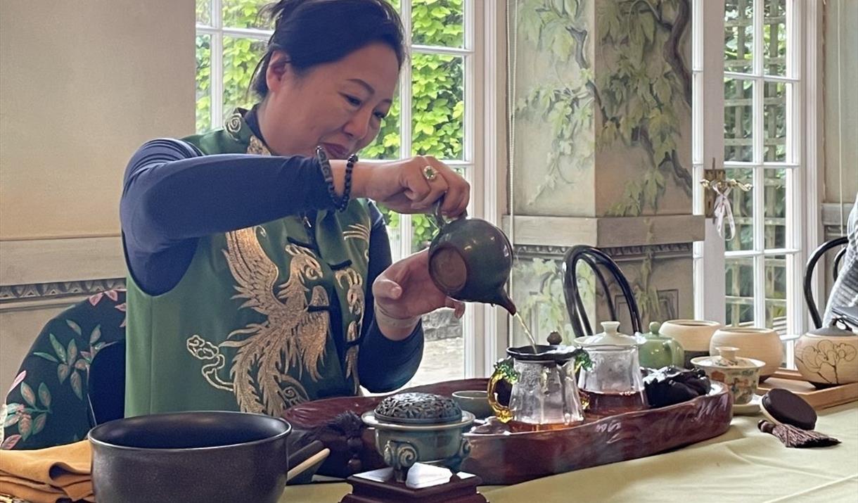 Amitabha Garden x The Fan Museum – Tea Ceremony and Fan Talk