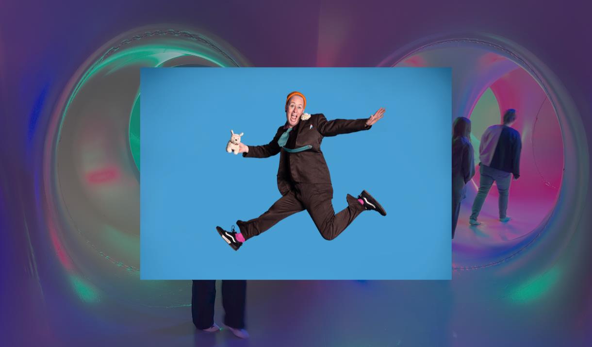 An award-winning family show where everyday objects transform into extraordinary adventures inside the Luminarium!