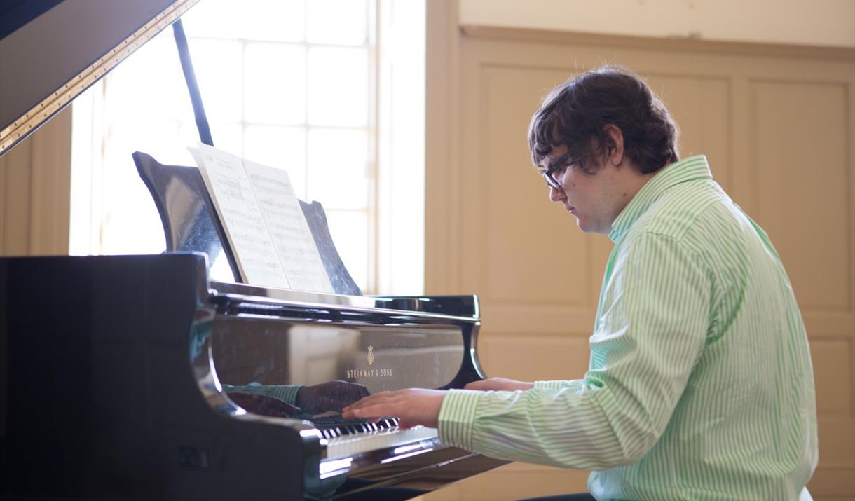 Image of pianist Slava Antipov - A graduate of the Royal Academy of Music and Trinity Laban