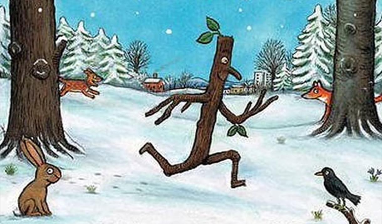 In this session, Young Artists will make their own Stick men using traditional methods and materials such as grasses and sticks to make more character