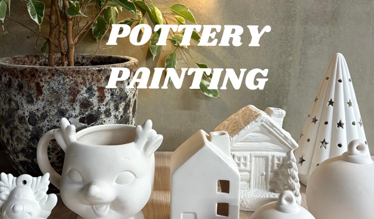 Get into the festive cheer and paint something Christmassy at the Pottery Studio LDN