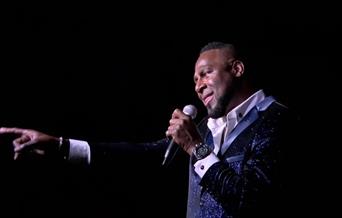 The ‘Fil Straughan Experience’ performing inspiring versions of the latest chart topping and classic soul songs, don’t forget your dancing shoes