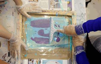 Children can discover the world of printmaking in free drop-off sessions with expert art educator, Izzy Yon.