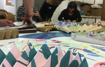 Learn fan making techniques from an experienced tutor